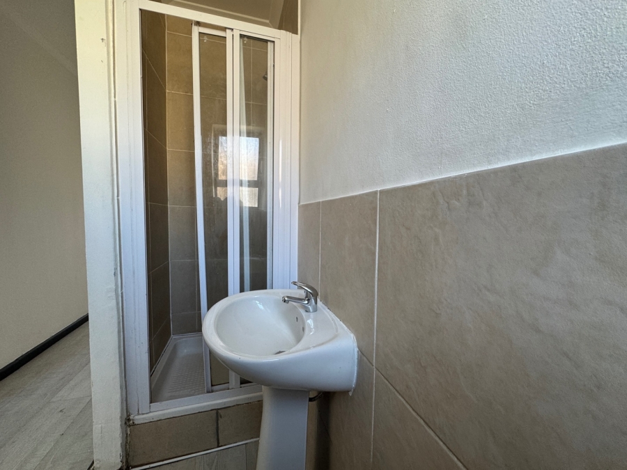4 Bedroom Property for Sale in Black River Western Cape